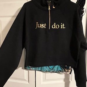 Nike Cropped Crew Neck